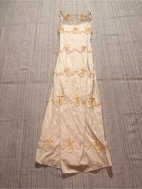 RIMINI Women's Gold Sequin Embroidered Sleeveless Size 8